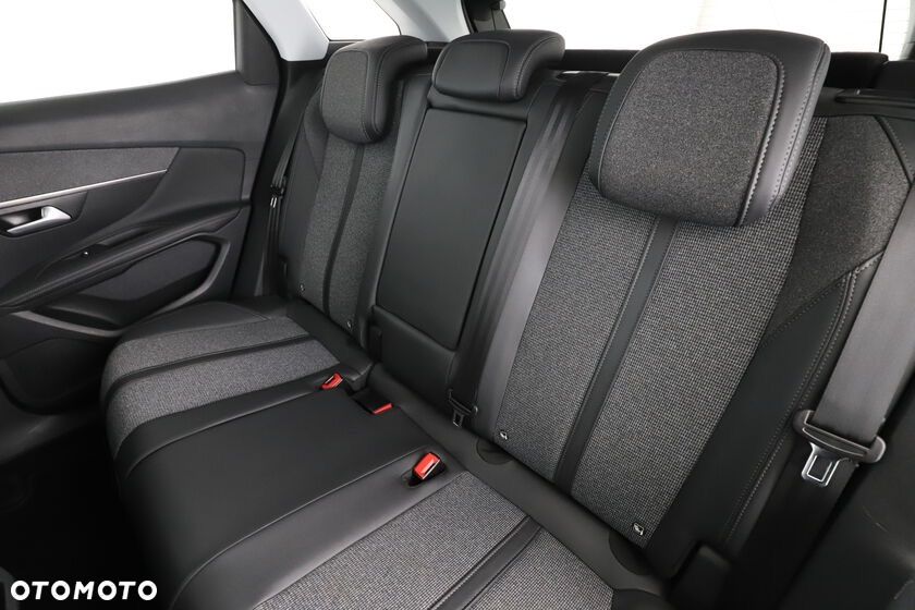 Peugeot 3008 1.2 PureTech Allure S&S - 3