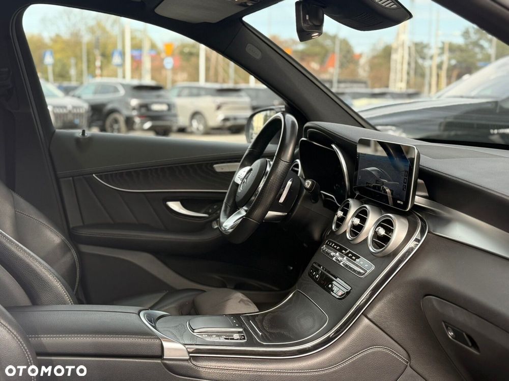 Mercedes-Benz GLC - 23
