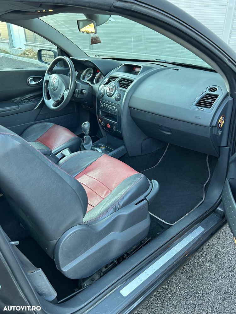 Renault Megane II Coupe-Cabriolet 1.9 dCI Dynamique - 11