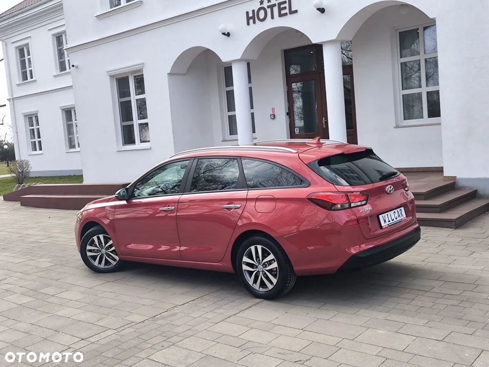 Hyundai i30 blue Kombi 1.6 CRDi Style - 12