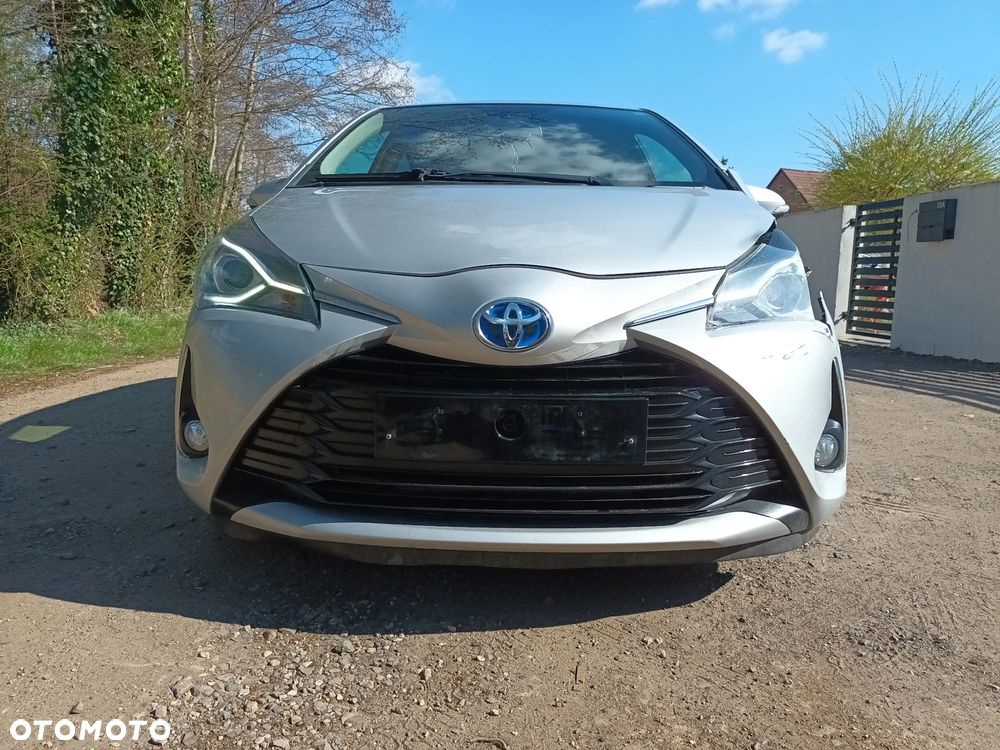 Toyota Yaris Hybrid 100 Active - 29