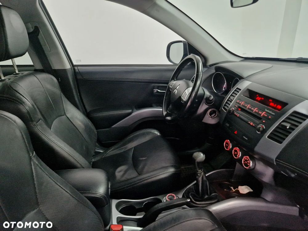 Mitsubishi Outlander - 19