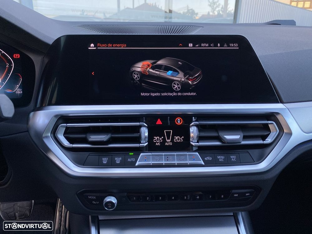 BMW 318 d Pack Desportivo M Auto - 28