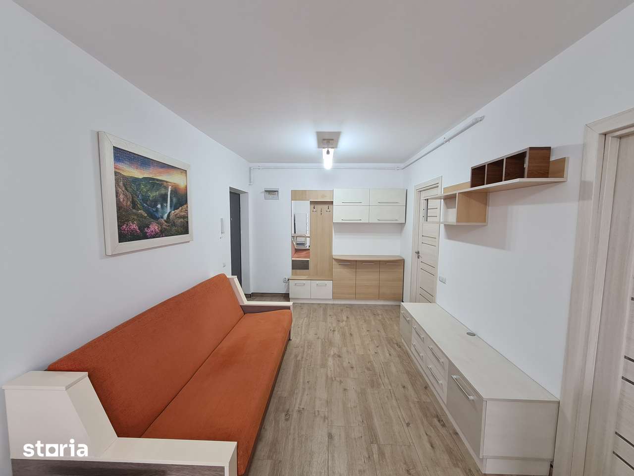 INCHIRIEZ AP.2 CAMERE,STR.EROILOR,FLORESTI — fotografia 1