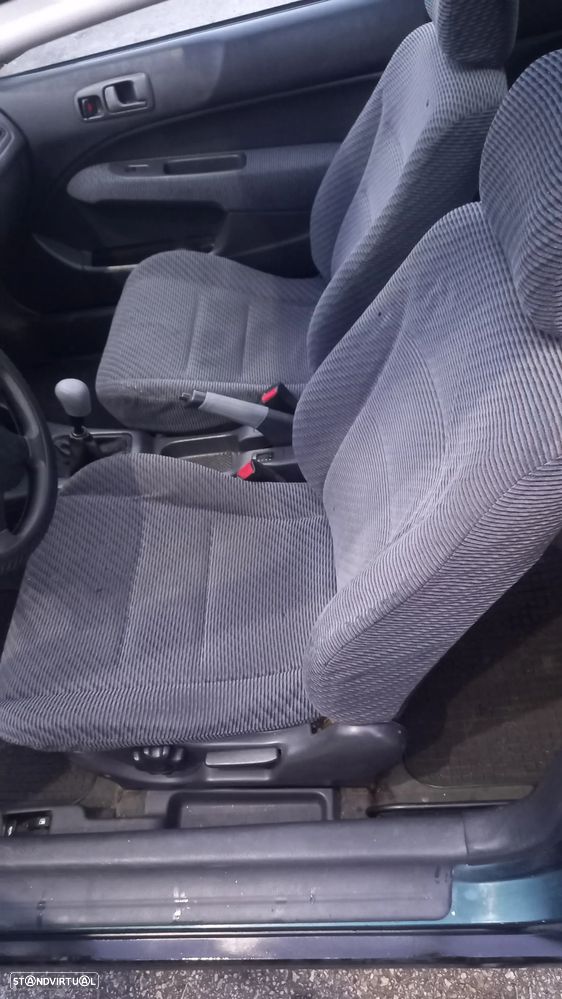 Honda Civic 1.5i LS - 10