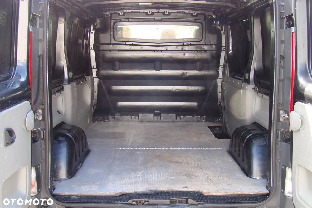 Opel Vivaro - 11