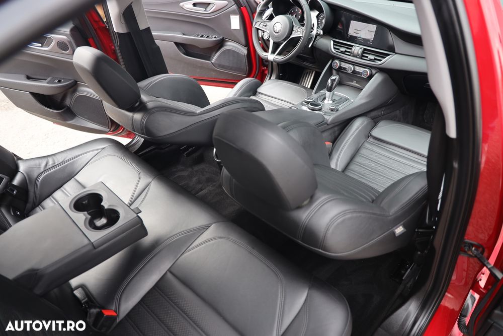 Alfa Romeo Giulia 2.2 Diesel AT8-Q4 Veloce - 15