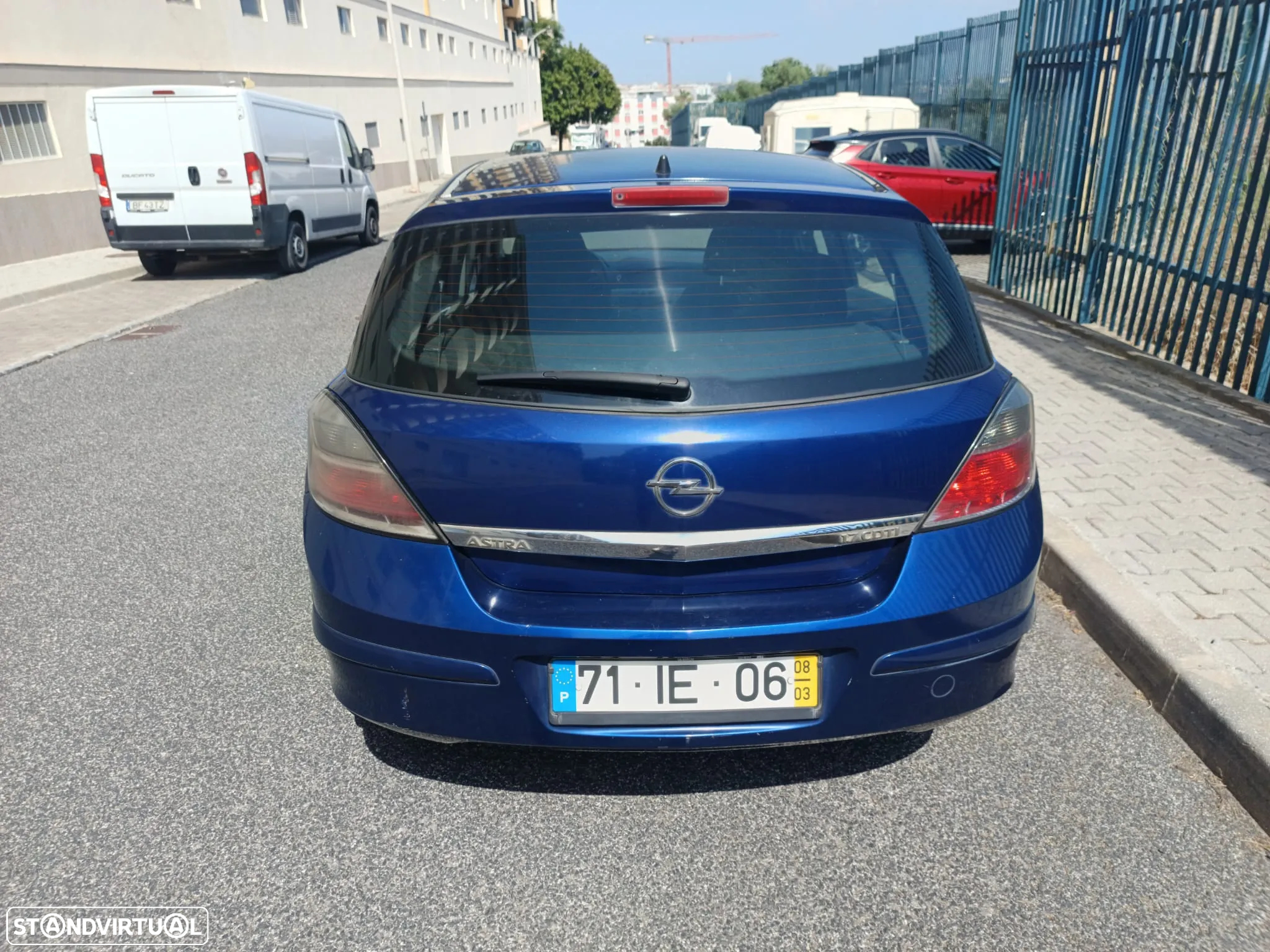 Opel Astra 1.7 CDTi Cosmo - 4