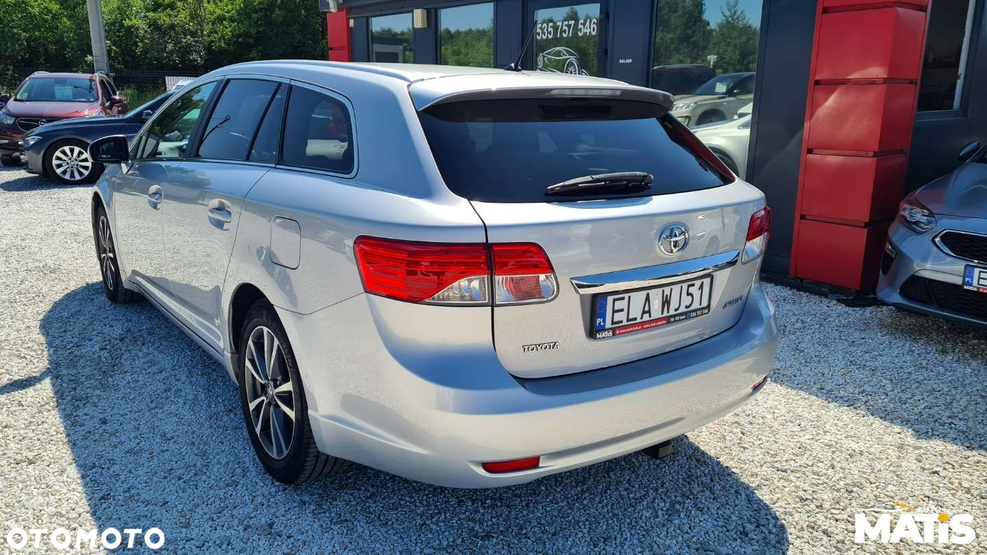 Toyota Avensis - 16