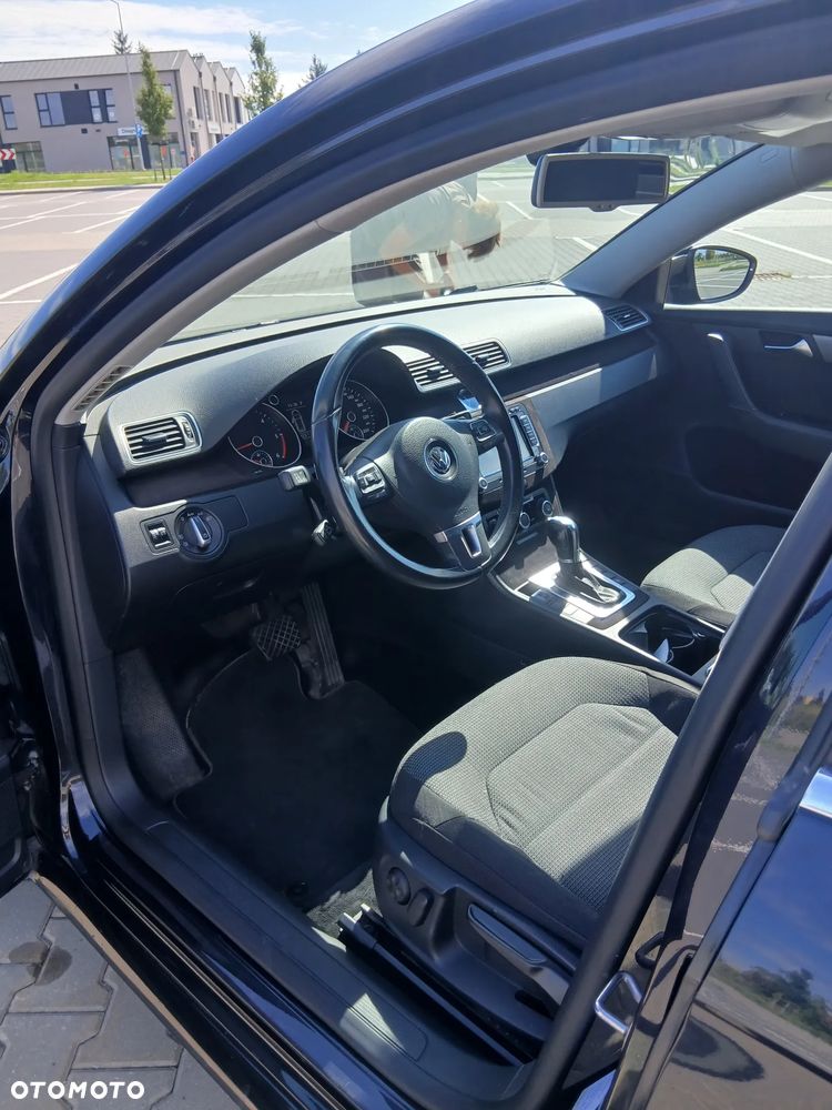 Volkswagen Passat 2.0 TDI Highline DSG - 8