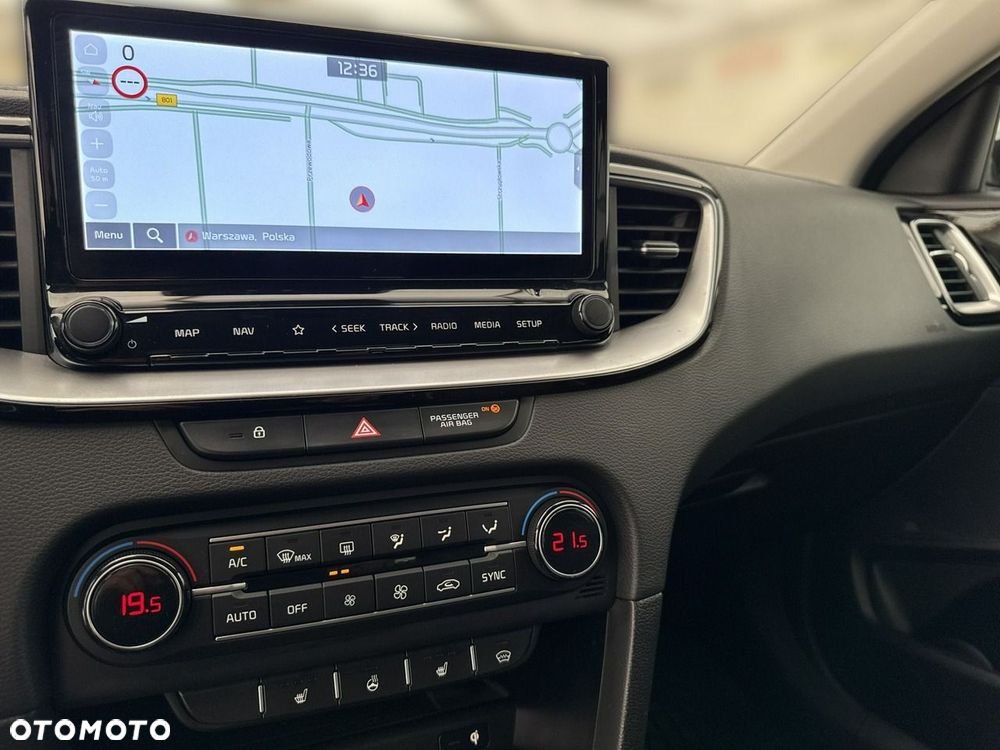 Kia Ceed - 27