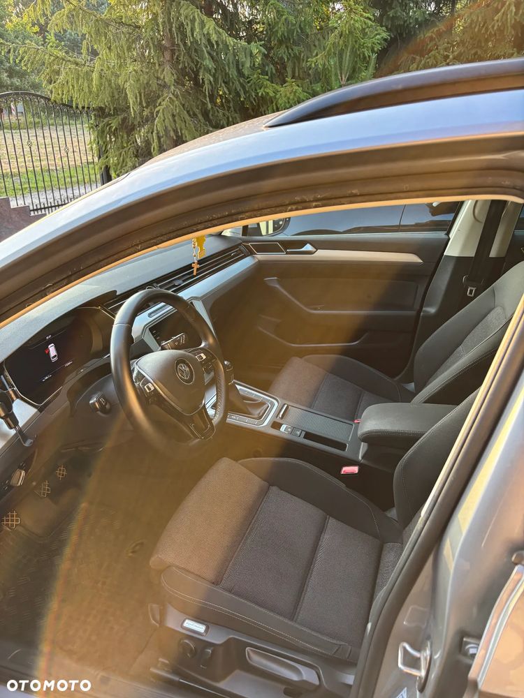 Volkswagen Passat 2.0 TDI SCR Comfortline - 6