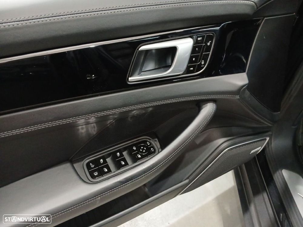 Porsche Panamera Sport Turismo 4 E-Hybrid - 13