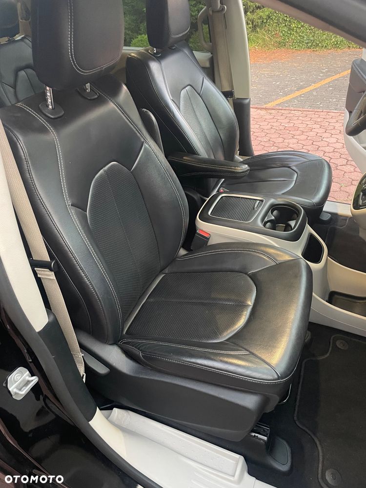 Chrysler Pacifica - 13