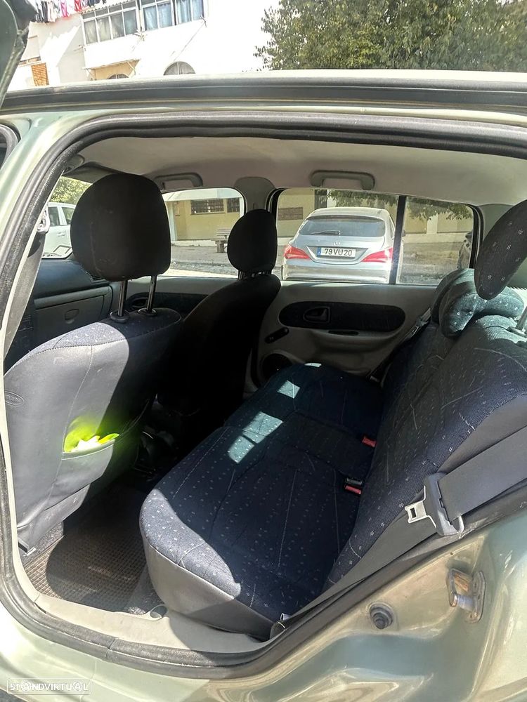 Renault Clio - 8