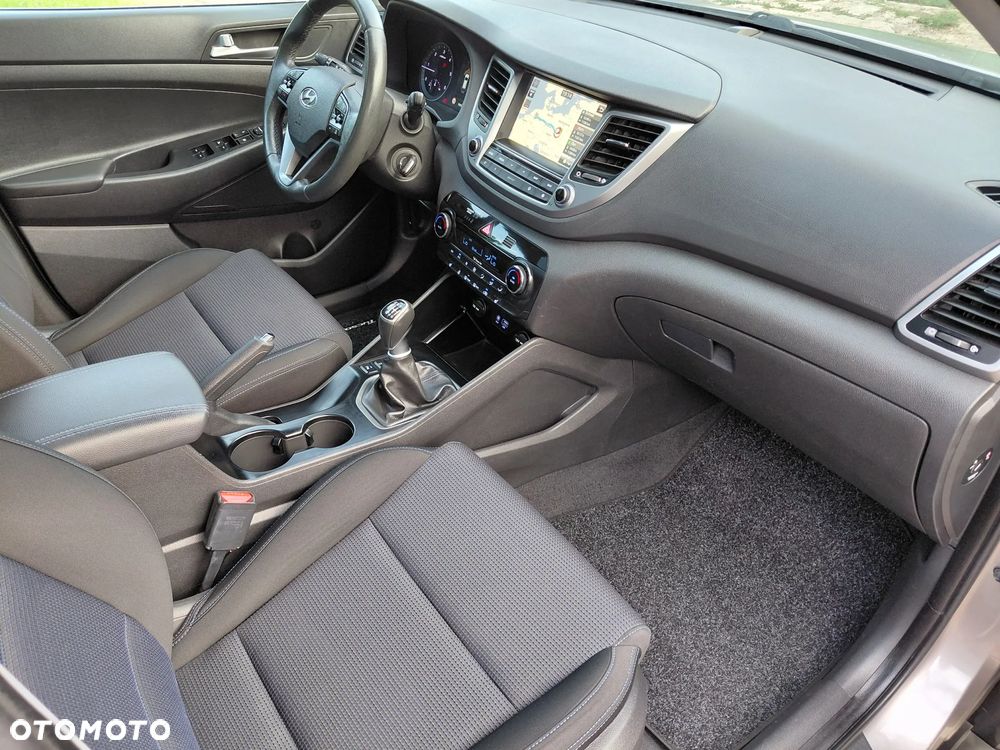 Hyundai Tucson 2.0 CRDI BlueDrive Style 2WD - 30