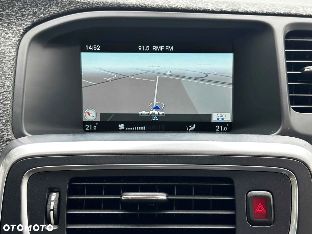 Volvo V60 T3 Momentum - 30