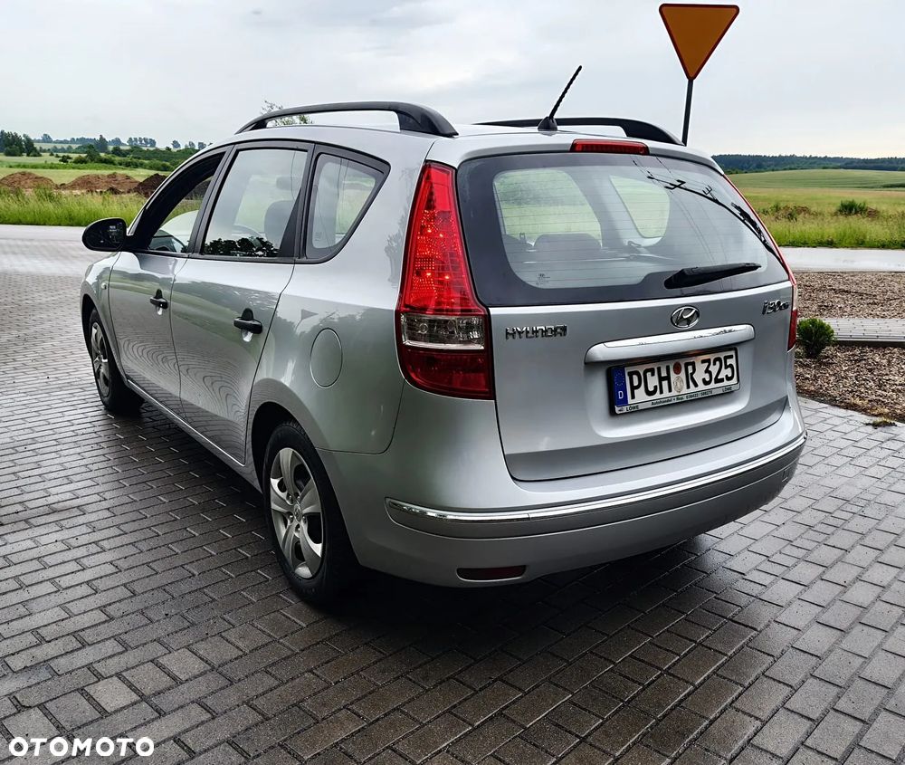 Hyundai i30 1.4 Base + - 10