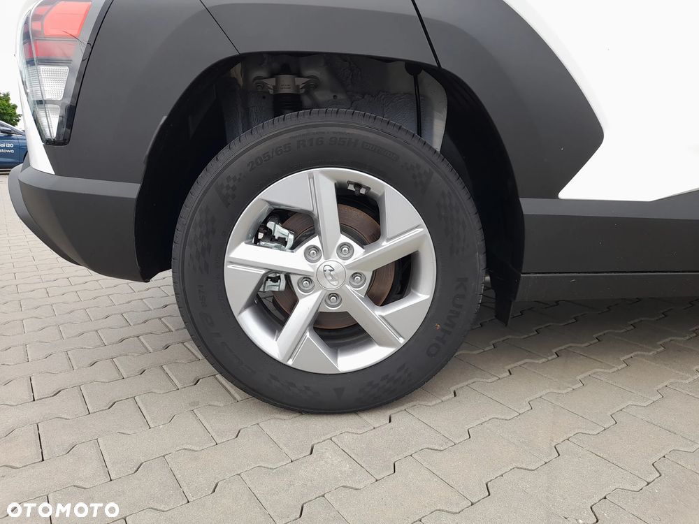 Hyundai Kona - 12