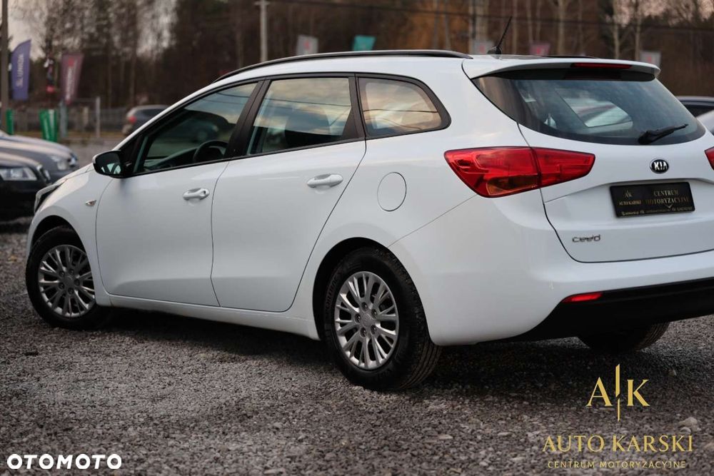 Kia Ceed - 12