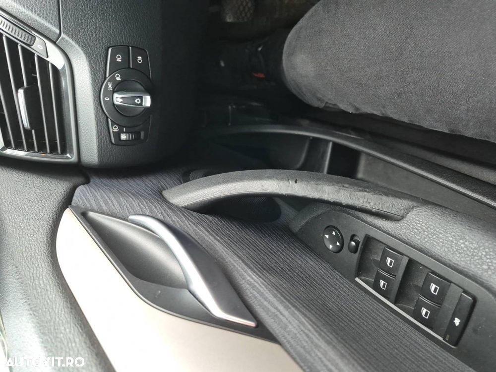 BMW X1 xDrive18d - 12