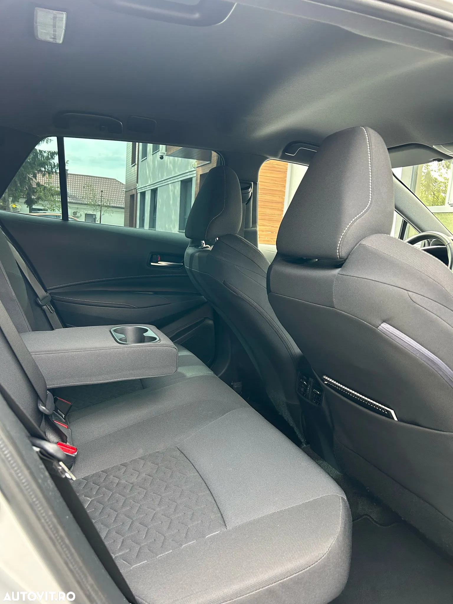 Toyota Corolla 2.0 Hybrid Touring Sports Lounge - 8