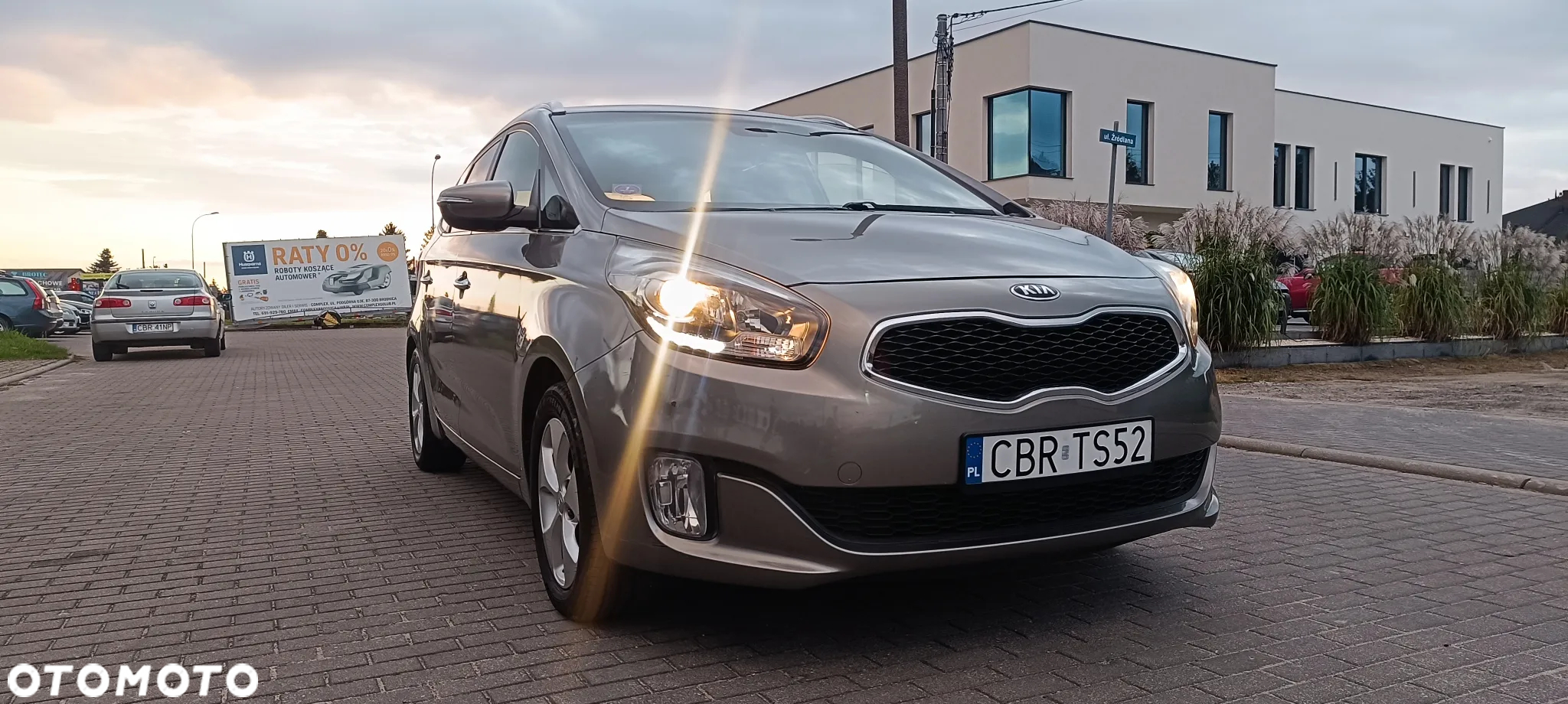 Kia Carens - 6