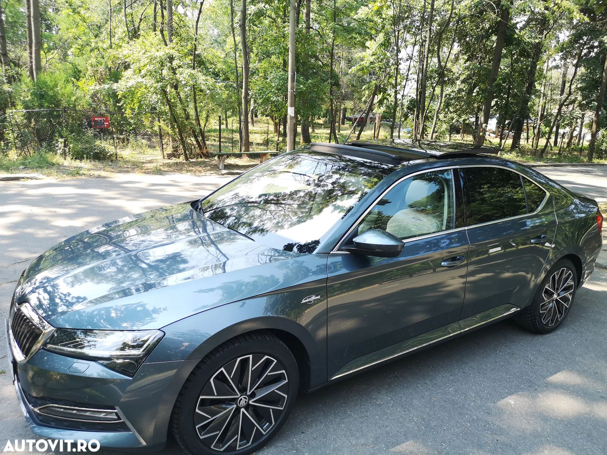 Skoda Superb 2.0 TDI DSG Laurin & Klement - 1