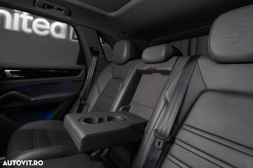 Porsche Cayenne - 33