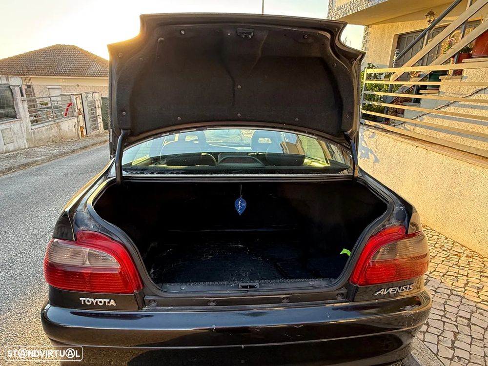 Toyota Avensis S/D 2.0 D4D Sol - 6