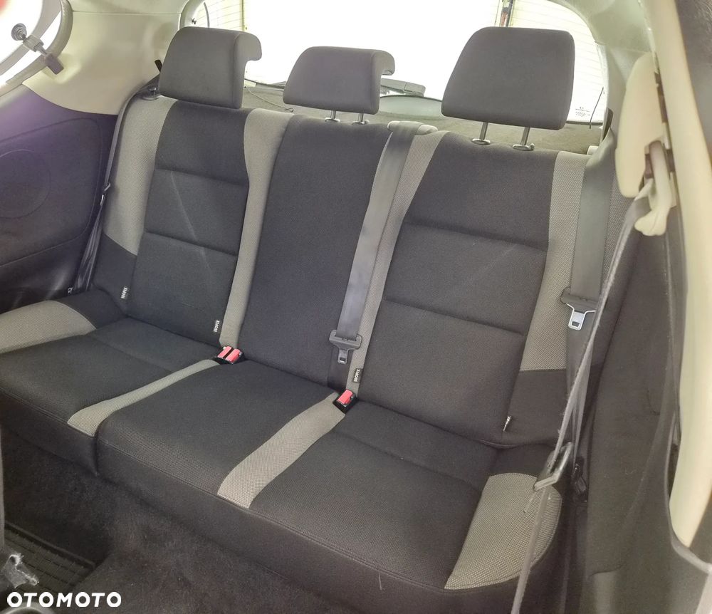 Peugeot 207 75 Urban Move - 28