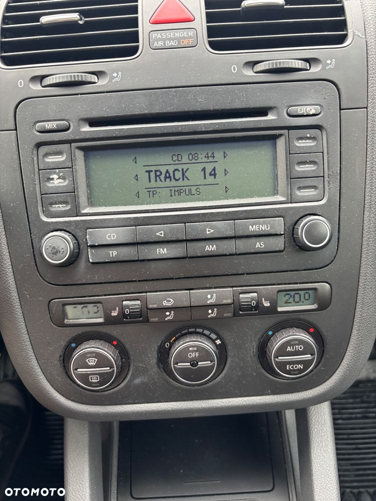 Volkswagen Golf - 10