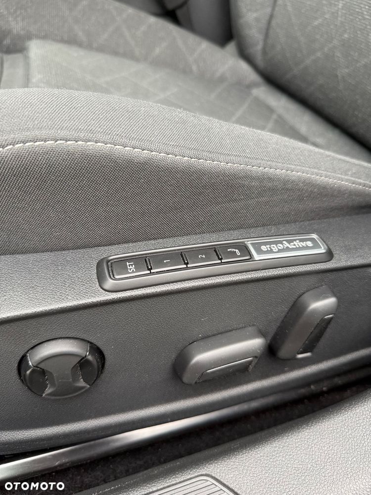 Volkswagen Golf VIII 2.0 TDI Life DSG - 37