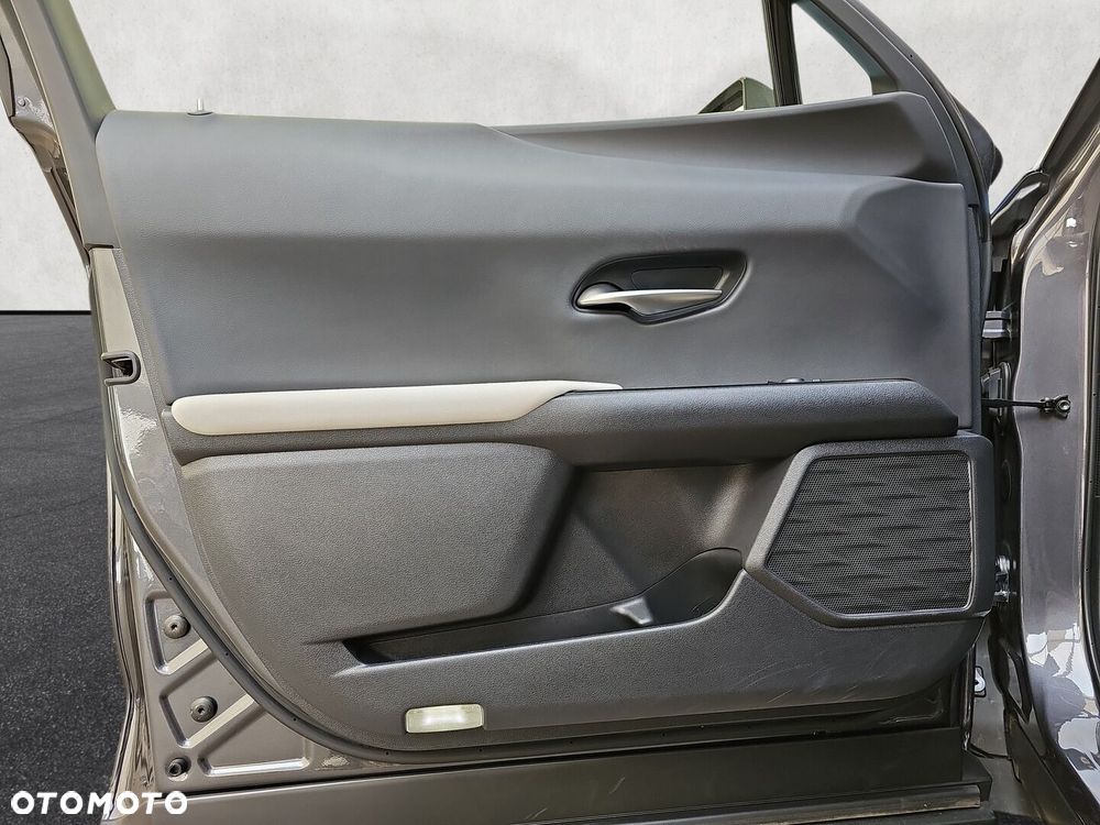Lexus UX - 21