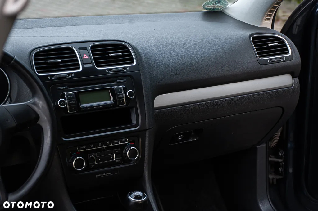 Volkswagen Golf - 28