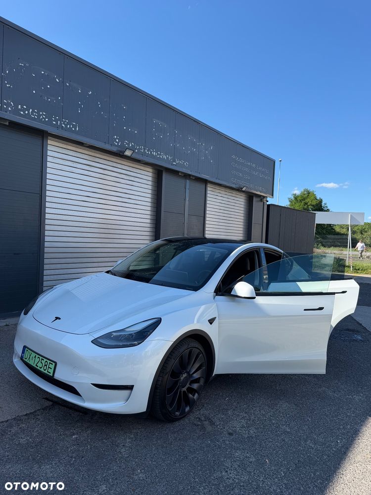 Tesla Model Y Performance AWD - 15