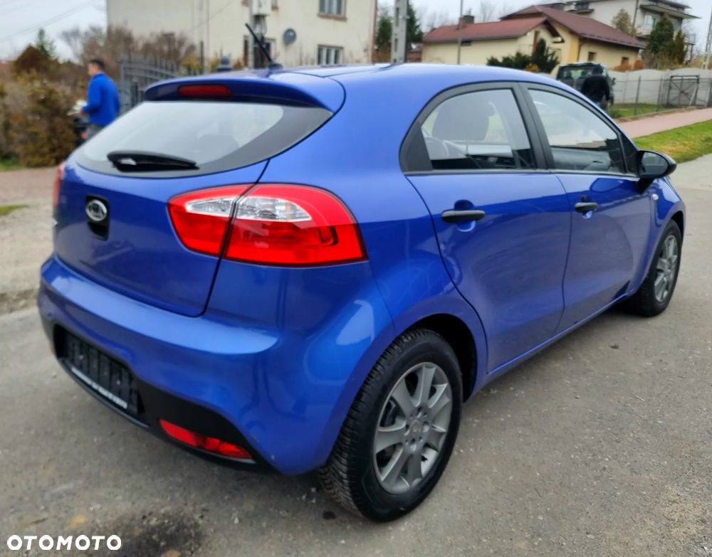 Kia Rio - 6