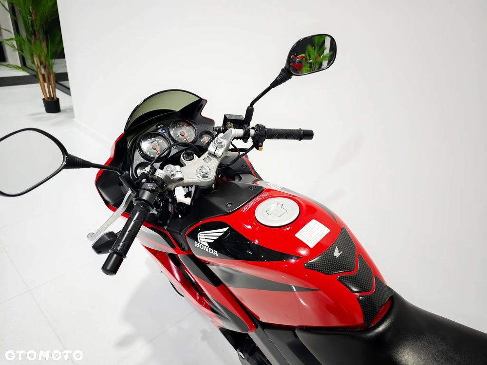 Honda CBR - 16