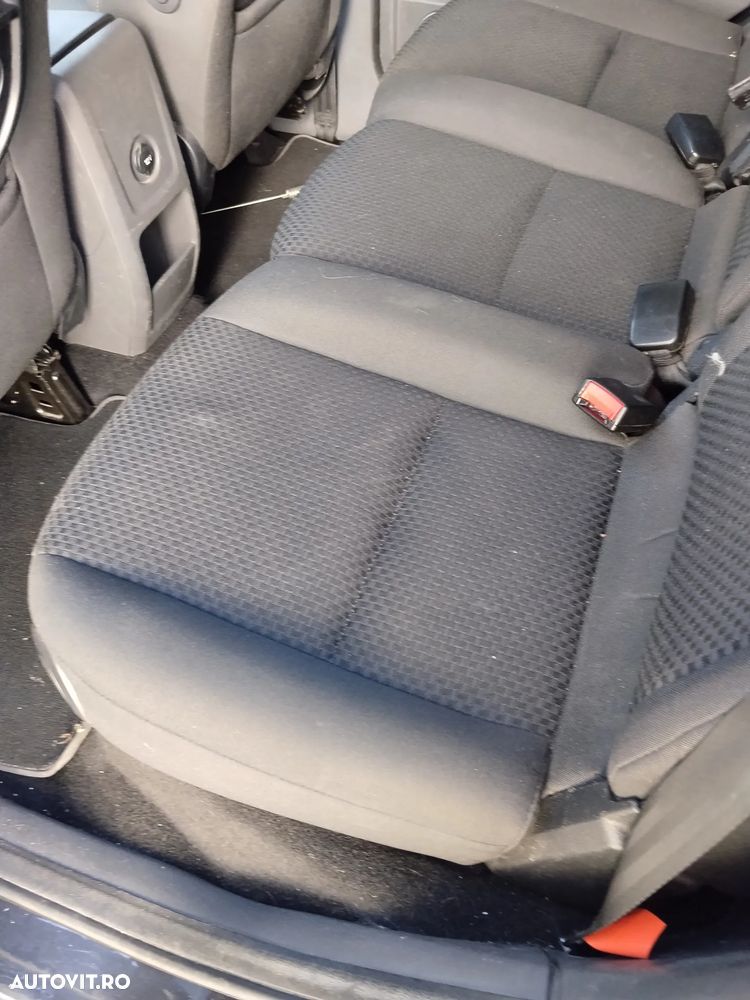 Ford C-Max - 13