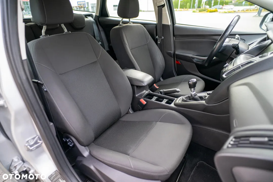 Ford Focus Turnier 1.5 EcoBoost Start-Stopp-System ACTIVE - 30