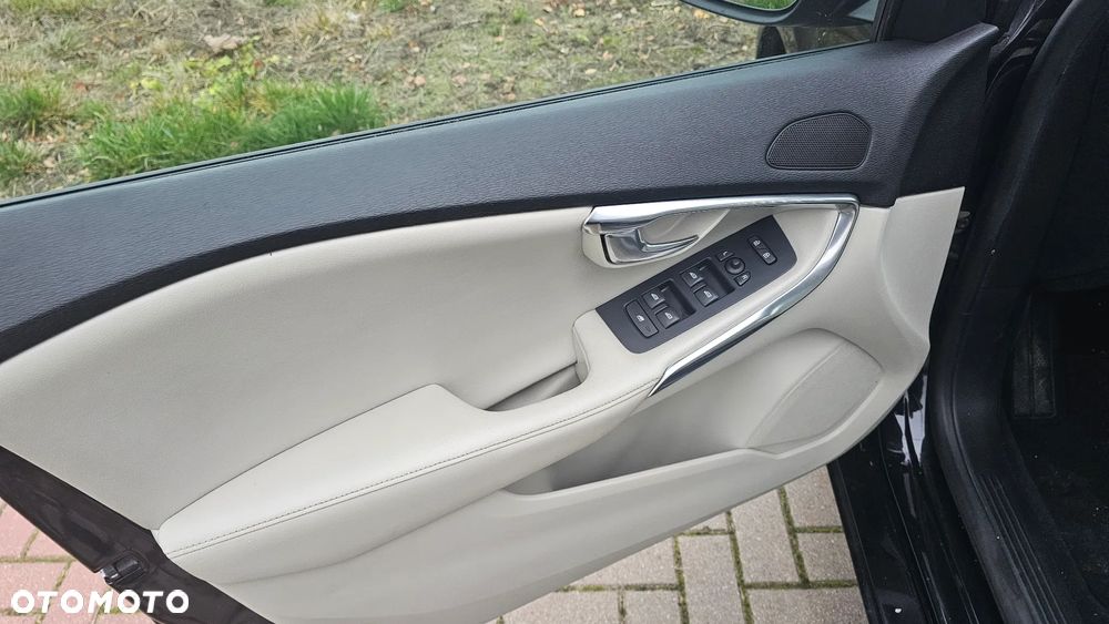 Volvo V40 D2 Momentum - 8