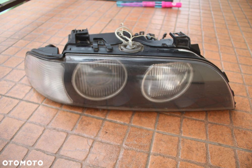 LAMPA PRAWY PRZÓD BMW E39 - 1