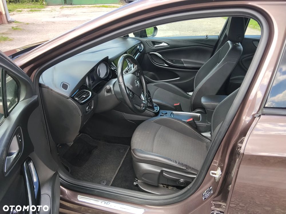 Opel Astra 1.6 D (CDTI) Start/Stop Dynamic - 10
