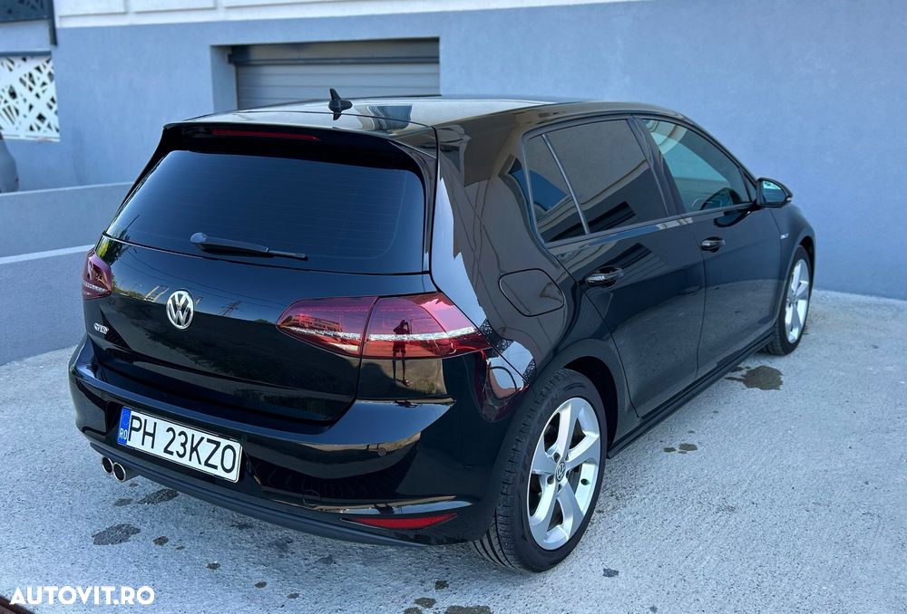 Volkswagen Golf 2.0 TDI DPF BMT DSG GTD - 10