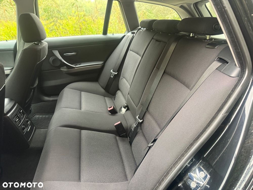 BMW Seria 3 318d - 12