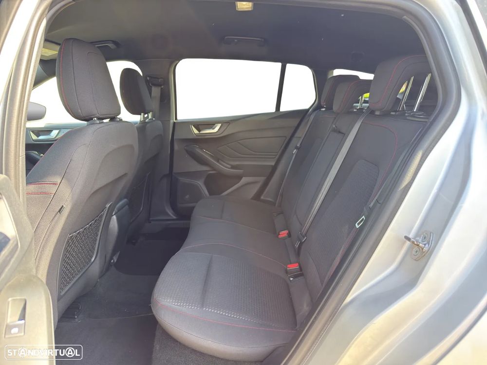 Ford Focus SW 1.5 TDCi ST-Line - 13