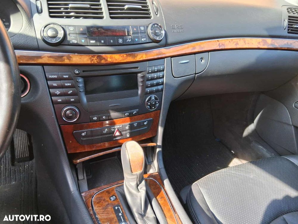Mercedes-Benz E 240 4Matic Classic - 7