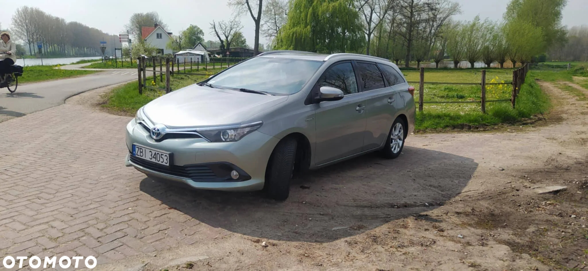 Toyota Auris - 4