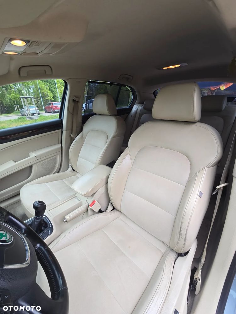 Skoda Superb 2.0 TDI Comfort - 16