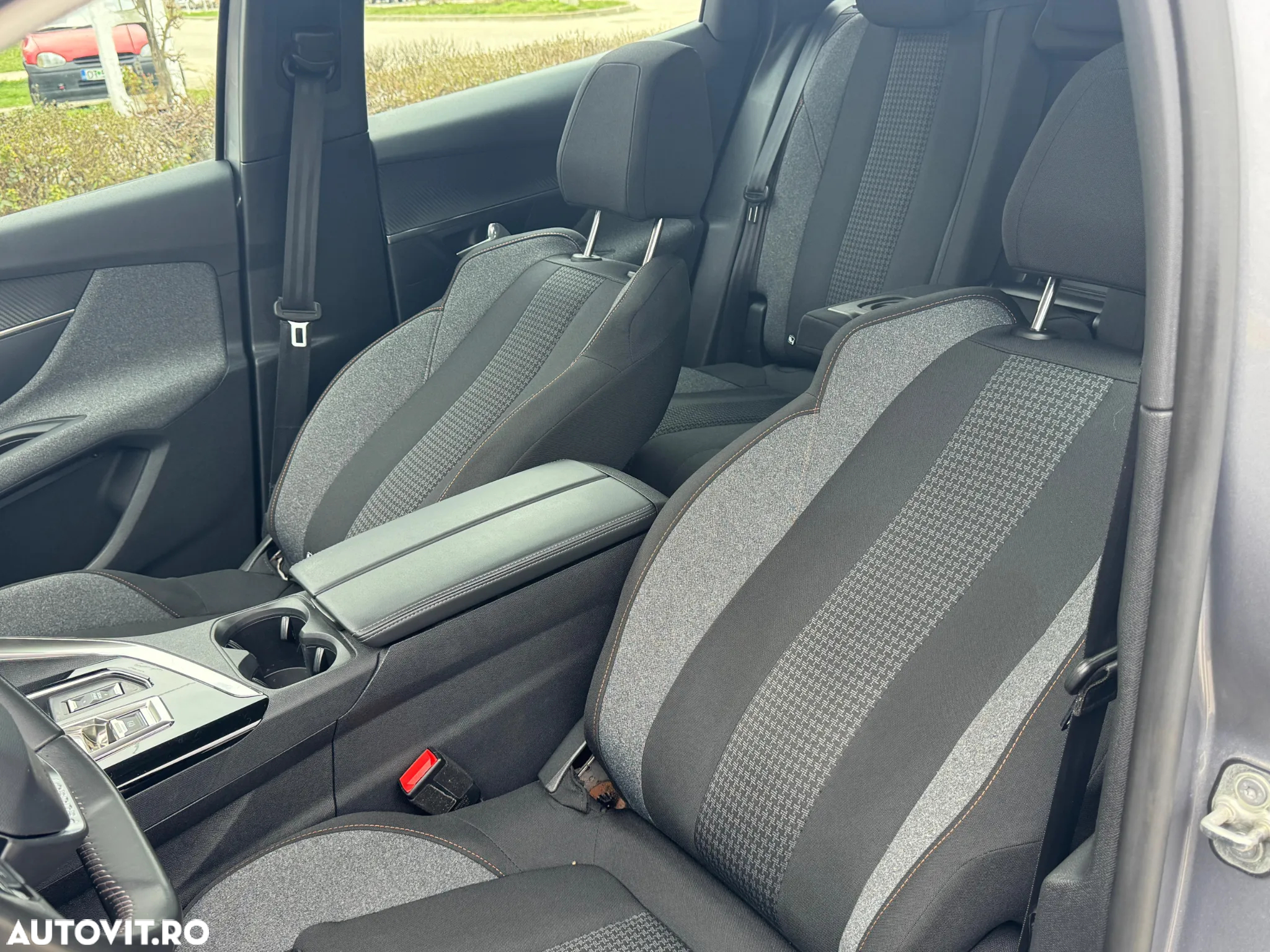Peugeot 3008 BlueHDi 130 Stop & Start EAT8 Allure - 11